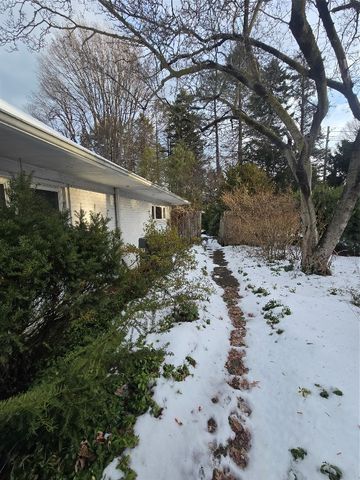 315 MONOCA Drive, Erie, PA 16505