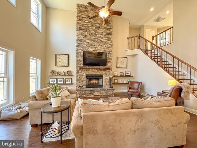 9125 RAPIDAN DR, Fredericksburg, VA 22407