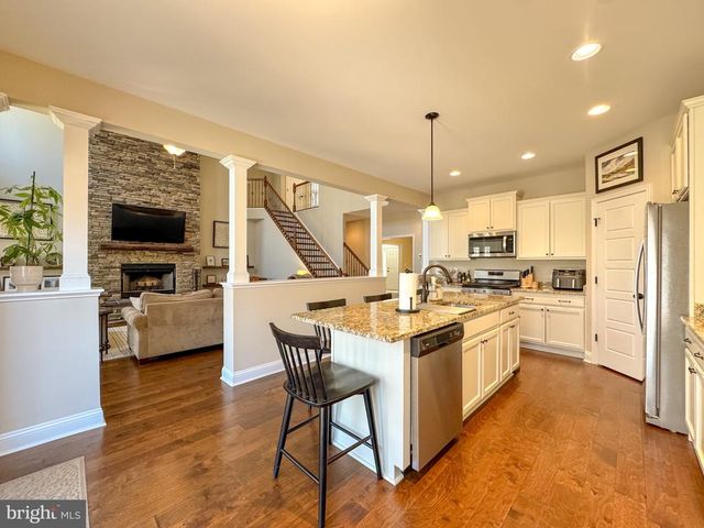 9125 RAPIDAN DR, Fredericksburg, VA 22407