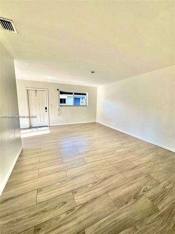 1821 N 17th Court 26, Hollywood, FL 33020