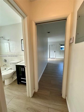 1821 N 17th Court 26, Hollywood, FL 33020