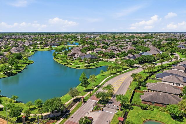 3903 Orchard Club Drive, Richmond, TX 77407