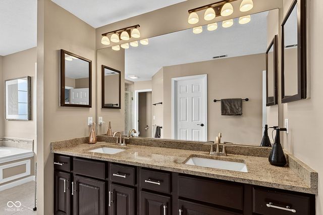 9981 Sugarleaf Place, Fishers, IN 46038