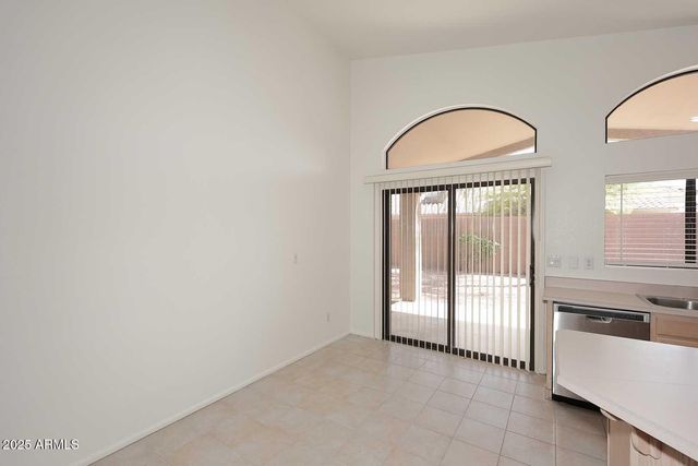 257 E ASHURST Drive, Phoenix, AZ 85048