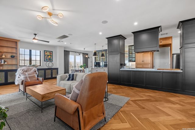 230 Dwyer Ave Unit 705, San Antonio, TX 78204