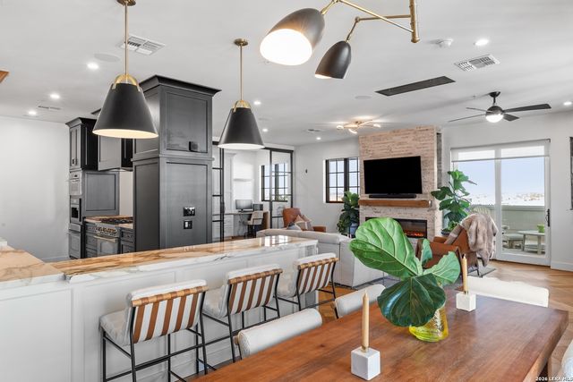 230 Dwyer Ave Unit 705, San Antonio, TX 78204