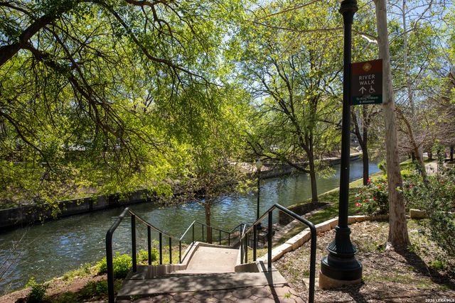 230 Dwyer Ave Unit 705, San Antonio, TX 78204