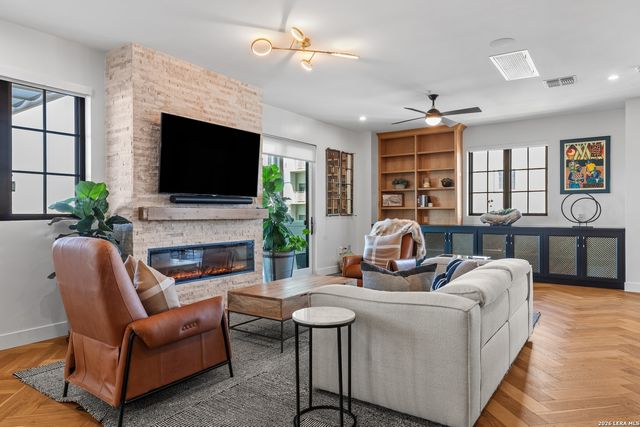 230 Dwyer Ave Unit 705, San Antonio, TX 78204