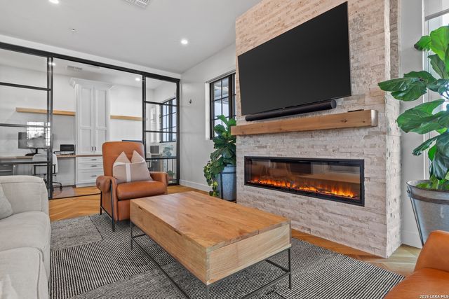 230 Dwyer Ave Unit 705, San Antonio, TX 78204