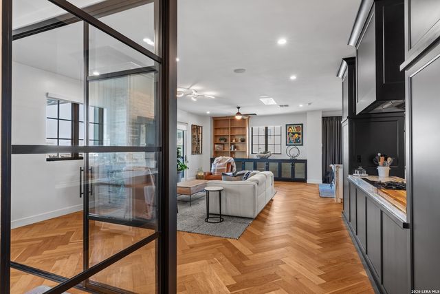 230 Dwyer Ave Unit 705, San Antonio, TX 78204