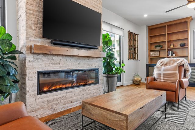 230 Dwyer Ave Unit 705, San Antonio, TX 78204