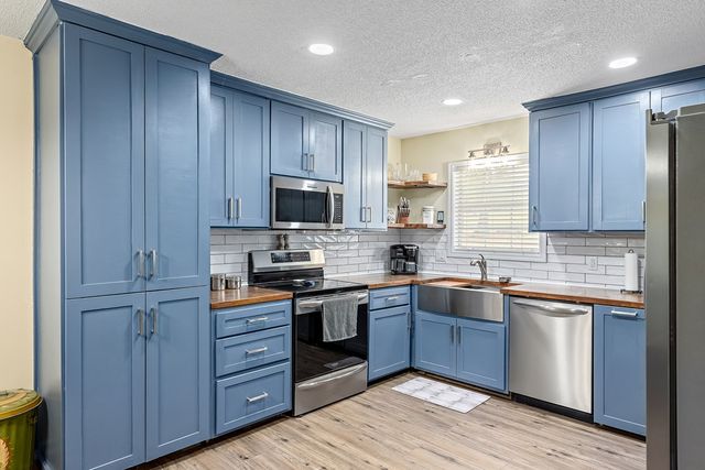 1638 Goose Hollow Rd, Geneva, AL 36340