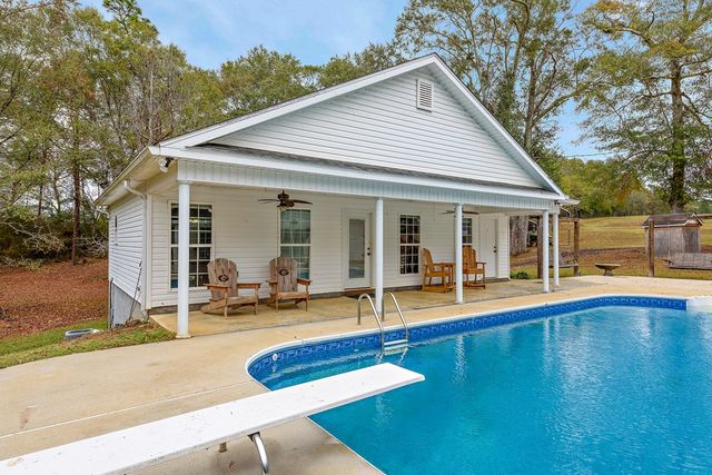 1638 Goose Hollow Rd, Geneva, AL 36340