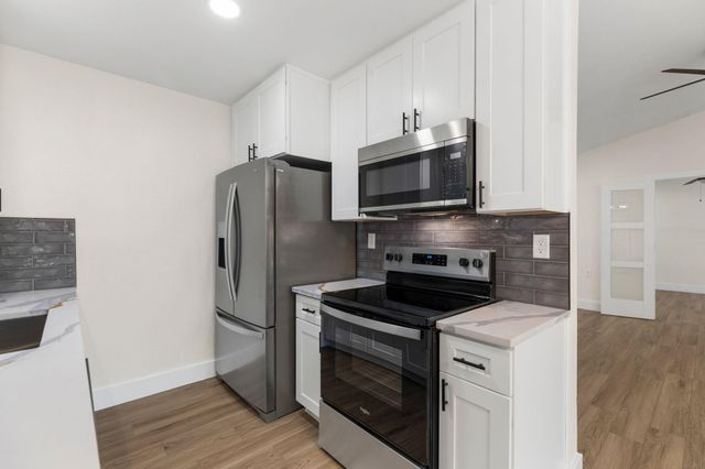 10808 Ridgeway ST, Jonestown, TX 78645