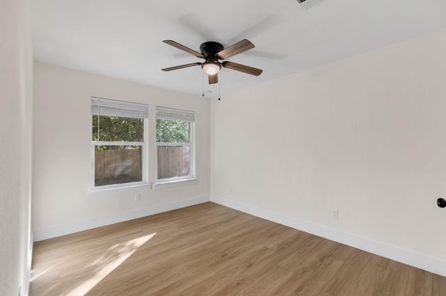 10808 Ridgeway ST, Jonestown, TX 78645
