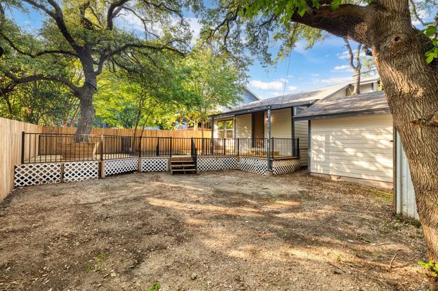 10808 Ridgeway ST, Jonestown, TX 78645