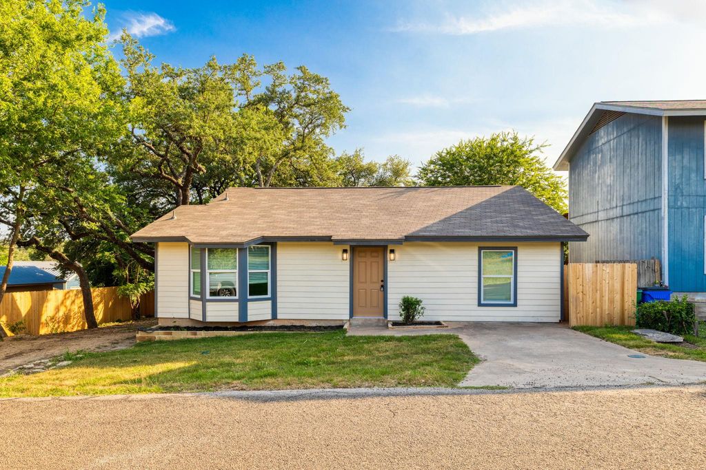 10808 Ridgeway ST, Jonestown, TX 78645