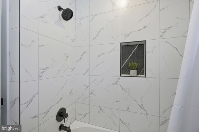 8004 GLADSTONE RD, Glenside, PA 19038