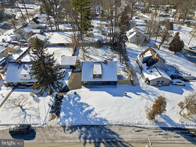 8004 GLADSTONE RD, Glenside, PA 19038