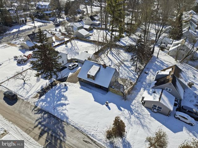 8004 GLADSTONE RD, Glenside, PA 19038