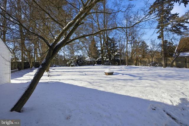 8004 GLADSTONE RD, Glenside, PA 19038