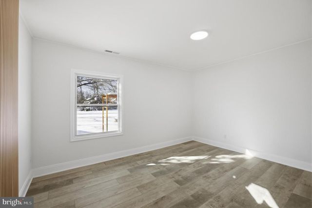 8004 GLADSTONE RD, Glenside, PA 19038