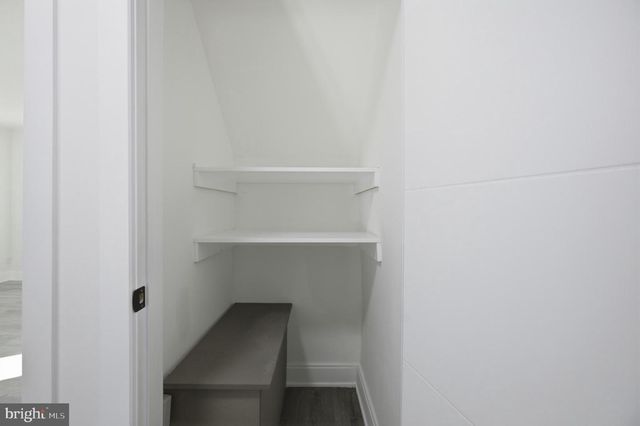 8004 GLADSTONE RD, Glenside, PA 19038