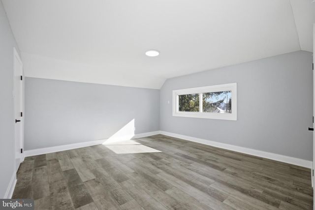 8004 GLADSTONE RD, Glenside, PA 19038