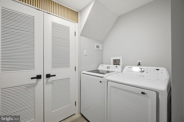 8004 GLADSTONE RD, Glenside, PA 19038