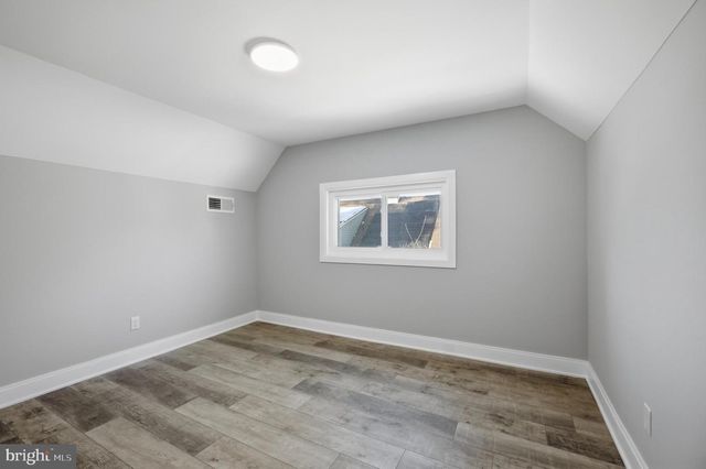 8004 GLADSTONE RD, Glenside, PA 19038