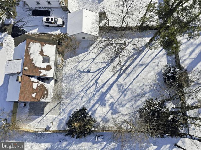 8004 GLADSTONE RD, Glenside, PA 19038