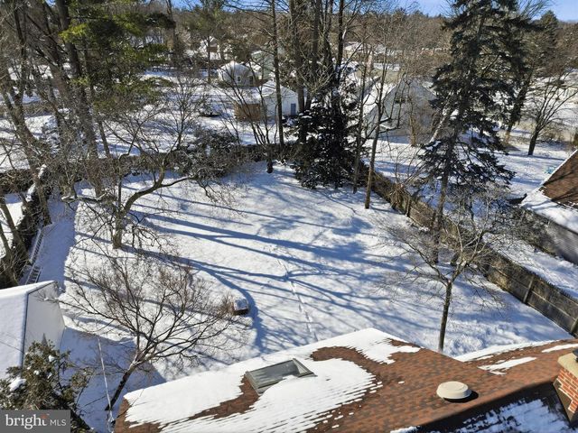 8004 GLADSTONE RD, Glenside, PA 19038