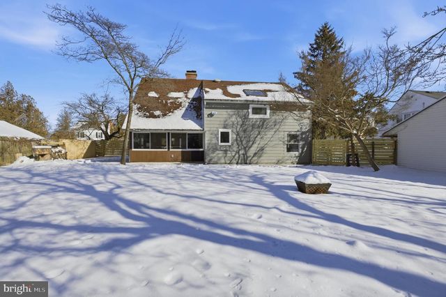 8004 GLADSTONE RD, Glenside, PA 19038