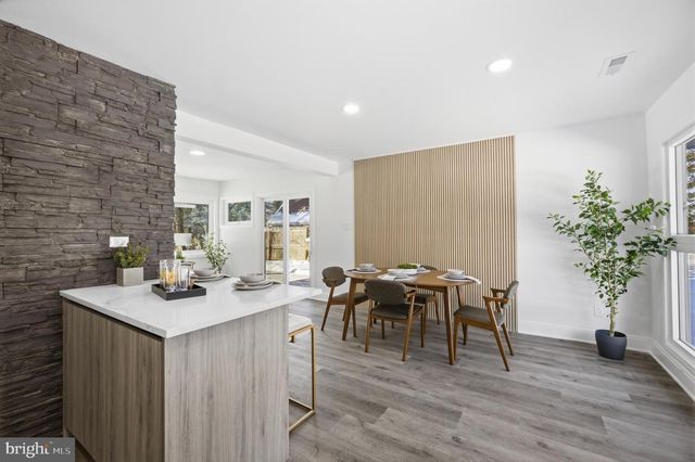 8004 GLADSTONE RD, Glenside, PA 19038