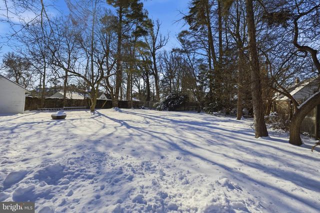 8004 GLADSTONE RD, Glenside, PA 19038