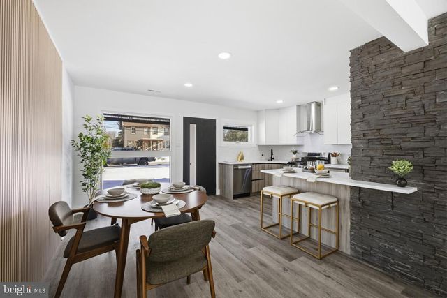 8004 GLADSTONE RD, Glenside, PA 19038