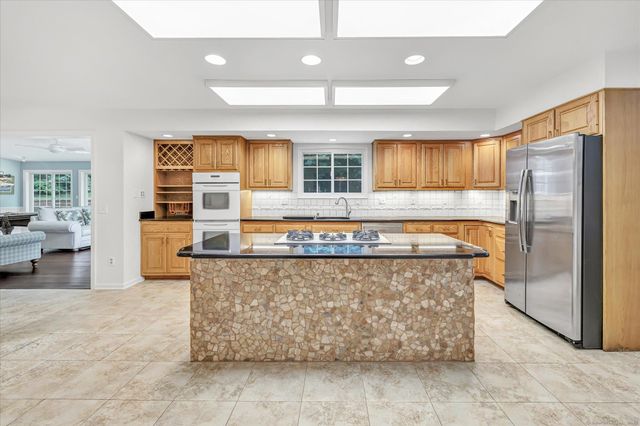 6 Cavray Road, Norwalk, CT 06855