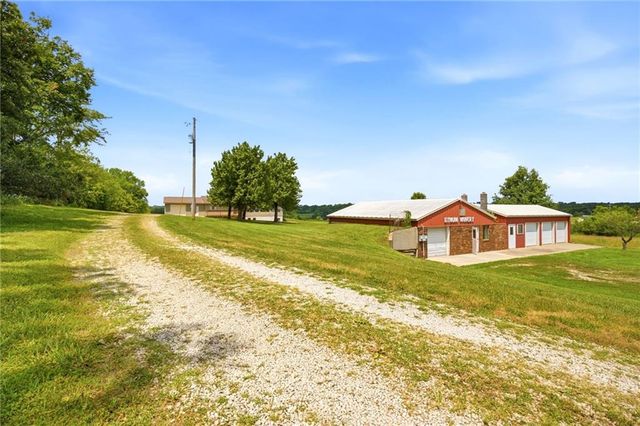 13520 S Sam Moore Road, Lone Jack, MO 64070