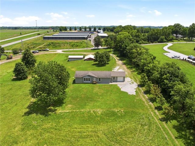 13520 S Sam Moore Road, Lone Jack, MO 64070