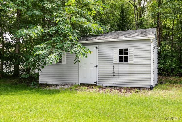 12812 Winfree St, Chester, VA 23831