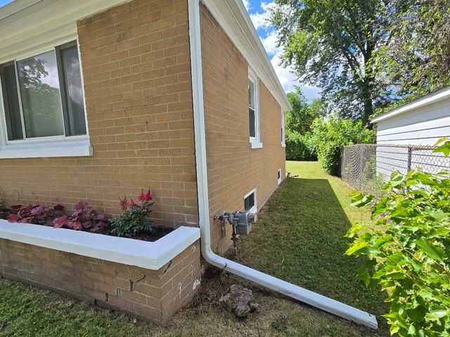 549 Pioneer Trail, Saginaw, MI 48604
