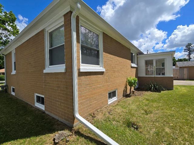 549 Pioneer Trail, Saginaw, MI 48604