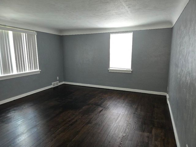 549 Pioneer Trail, Saginaw, MI 48604