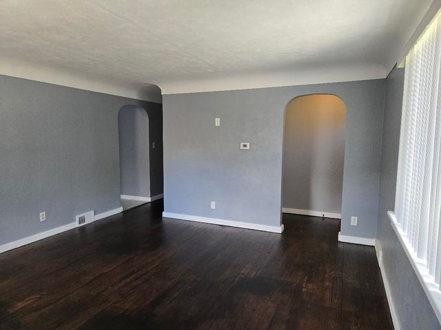 549 Pioneer Trail, Saginaw, MI 48604