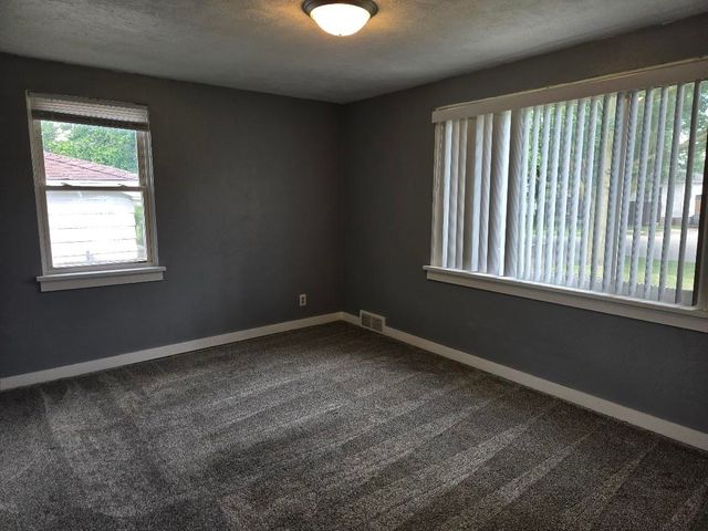 549 Pioneer Trail, Saginaw, MI 48604
