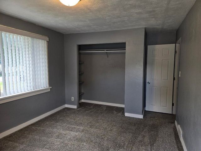 549 Pioneer Trail, Saginaw, MI 48604