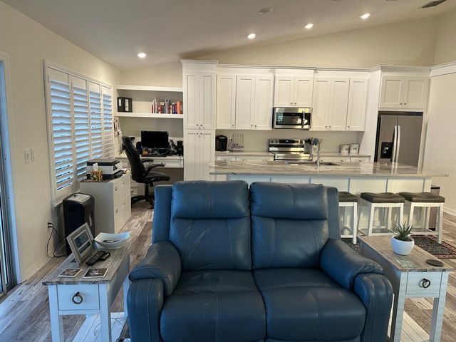 14609 LORIDAWN DRIVE 4, Seminole, FL 33776