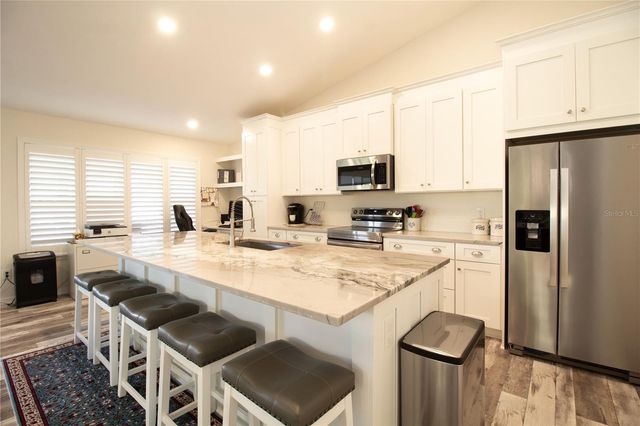 14609 LORIDAWN DRIVE 4, Seminole, FL 33776