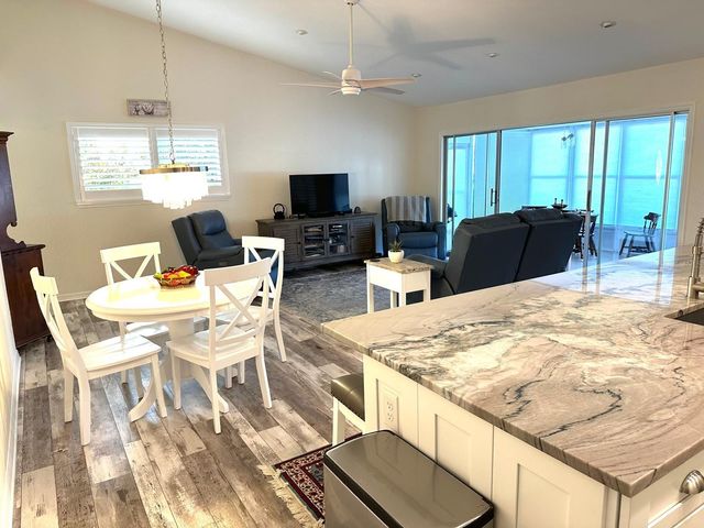 14609 LORIDAWN DRIVE 4, Seminole, FL 33776