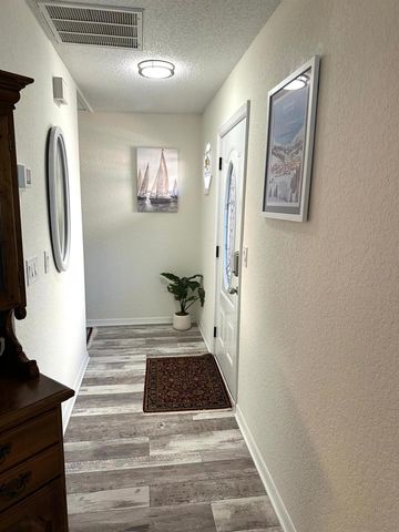 14609 LORIDAWN DRIVE 4, Seminole, FL 33776